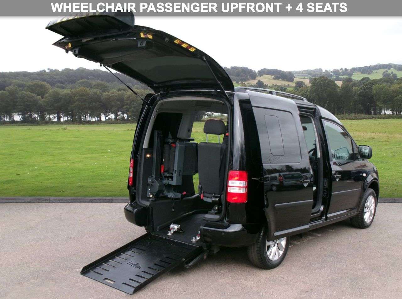 A 2015 VOLKSWAGEN CADDY LIFE 1.6 TDI CR MPV 5dr Diesel DSG Euro 5 (102 ps) 4 seats. Automatic A 2015 VOLKSWAGEN CADDY LIFE 1.6 TDI CR MPV 5dr Diesel DSG Euro 5 (102 ps) 4 seats. Automatic