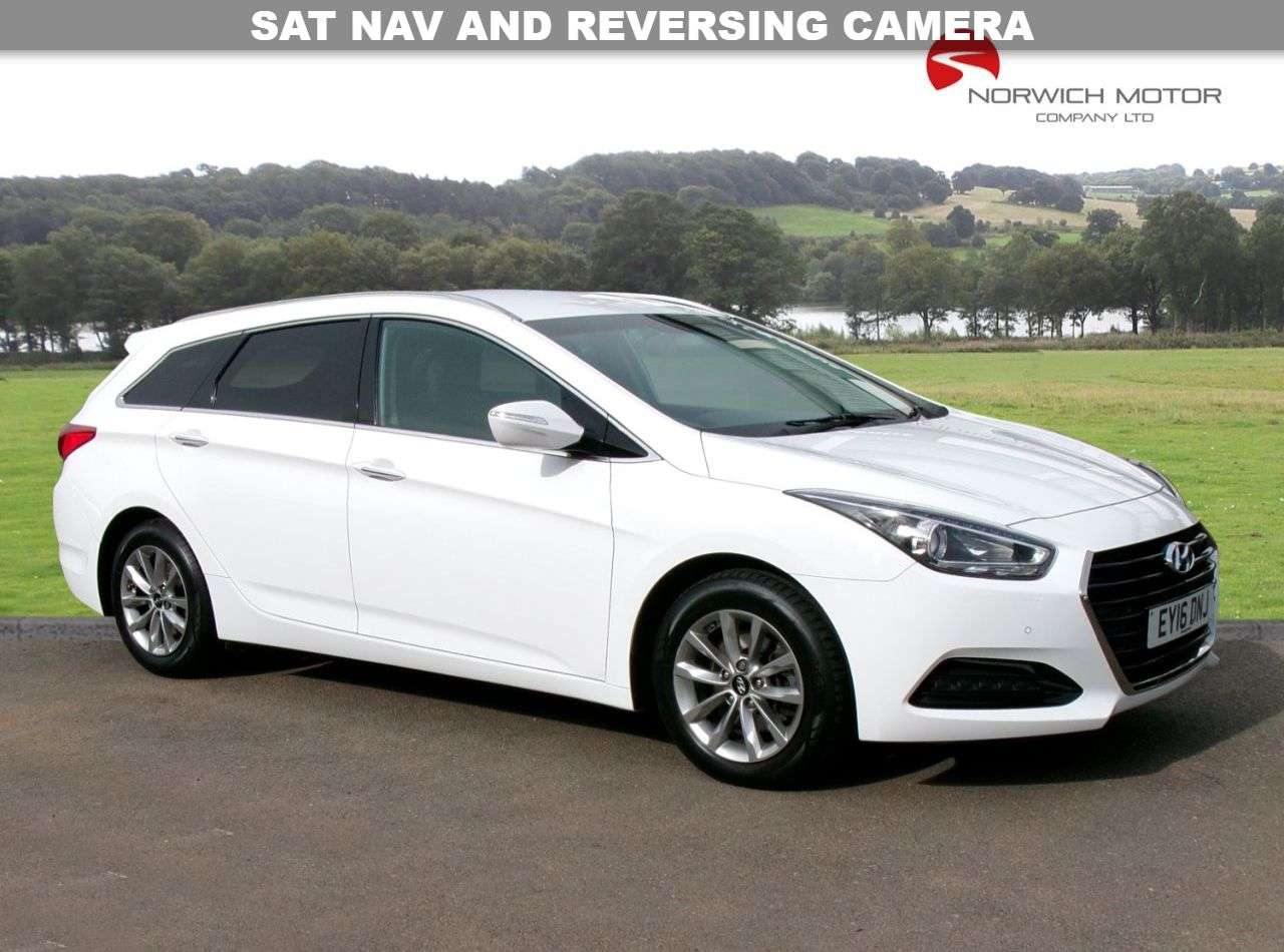 A 2016 HYUNDAI I40 1.7 CRDi Blue Drive SE Nav Tourer 5dr Diesel Manual Euro 6 (s/s) (115 ps) S A 2016 HYUNDAI I40 1.7 CRDi Blue Drive SE Nav Tourer 5dr Diesel Manual Euro 6 (s/s) (115 ps) S