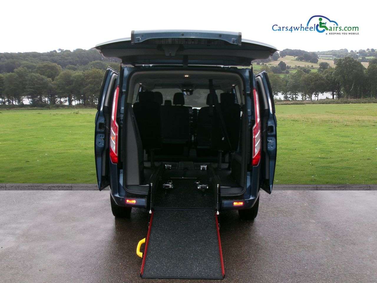 A 2020 FORD TOURNEO CUSTOM 2.0 320 EcoBlue Titanium Minibus Double Cab 5dr Diesel Manual L1 Euro 6 (s/ A 2020 FORD TOURNEO CUSTOM 2.0 320 EcoBlue Titanium Minibus Double Cab 5dr Diesel Manual L1 Euro 6 (s/