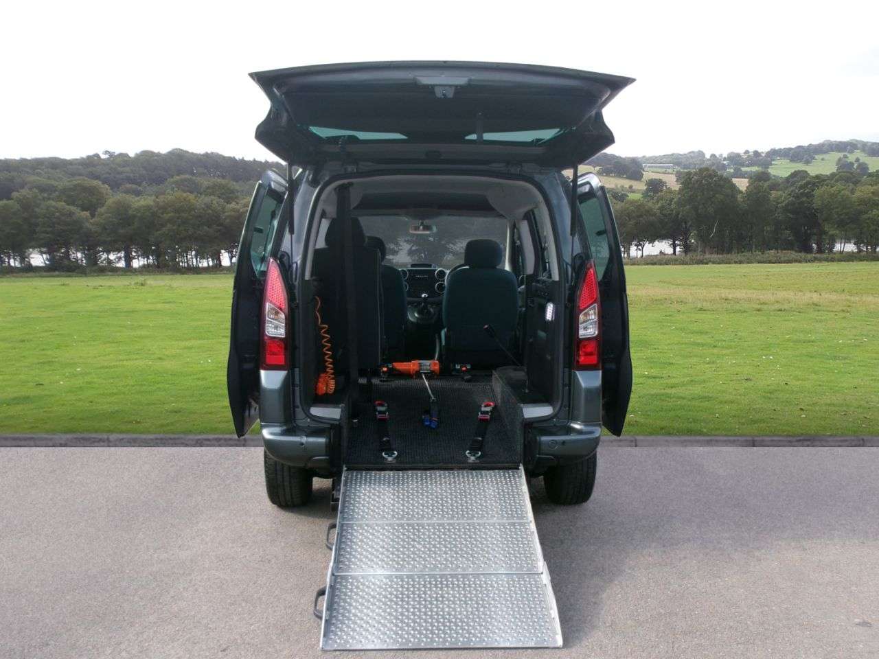 A 2019 CITROEN BERLINGO 1.6 BlueHDi Feel Multispace MPV 5dr Diesel Manual Euro 6 (100 ps) POWER WIN A 2019 CITROEN BERLINGO 1.6 BlueHDi Feel Multispace MPV 5dr Diesel Manual Euro 6 (100 ps) POWER WIN