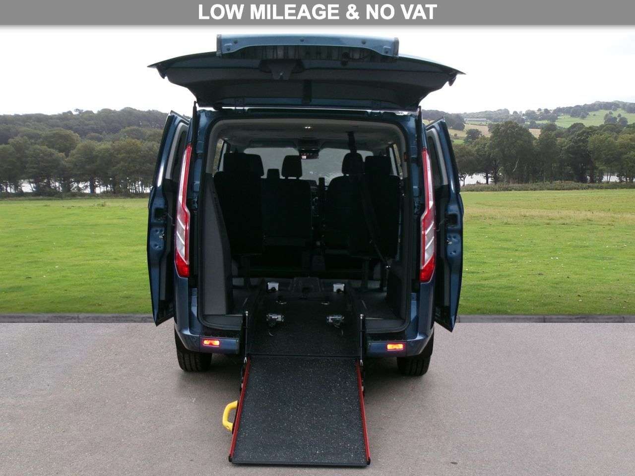 A 2019 FORD TOURNEO CUSTOM 2.0l Automatic A 2019 FORD TOURNEO CUSTOM 2.0l Automatic