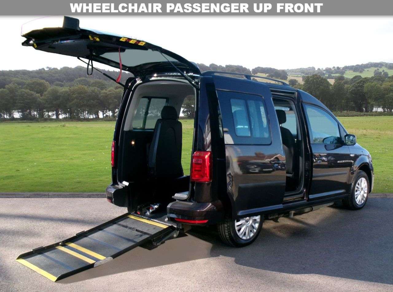 A 2017 VOLKSWAGEN CADDY LIFE 2.0 TDI BlueMotion Tech MPV 5dr Diesel DSG Euro 6 (s/s) (102 ps) AUTOMATIC A 2017 VOLKSWAGEN CADDY LIFE 2.0 TDI BlueMotion Tech MPV 5dr Diesel DSG Euro 6 (s/s) (102 ps) AUTOMATIC