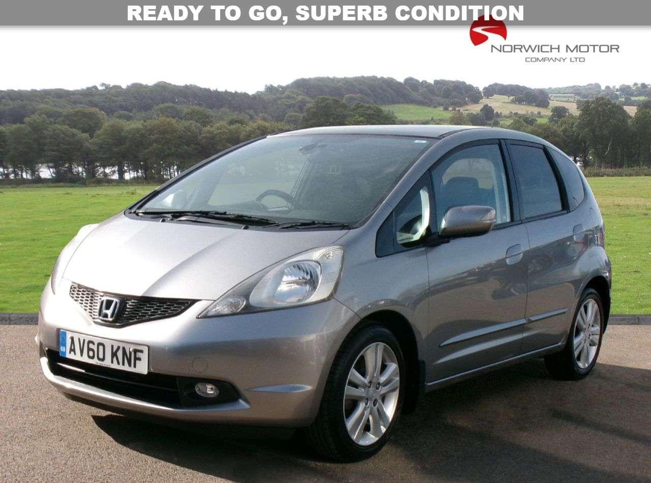 A 2010 HONDA JAZZ 1.4 i-VTEC EX Hatchback 5dr Petrol i SHIFT Euro 5 (99 ps) Panoramic Roof A 2010 HONDA JAZZ 1.4 i-VTEC EX Hatchback 5dr Petrol i SHIFT Euro 5 (99 ps) Panoramic Roof