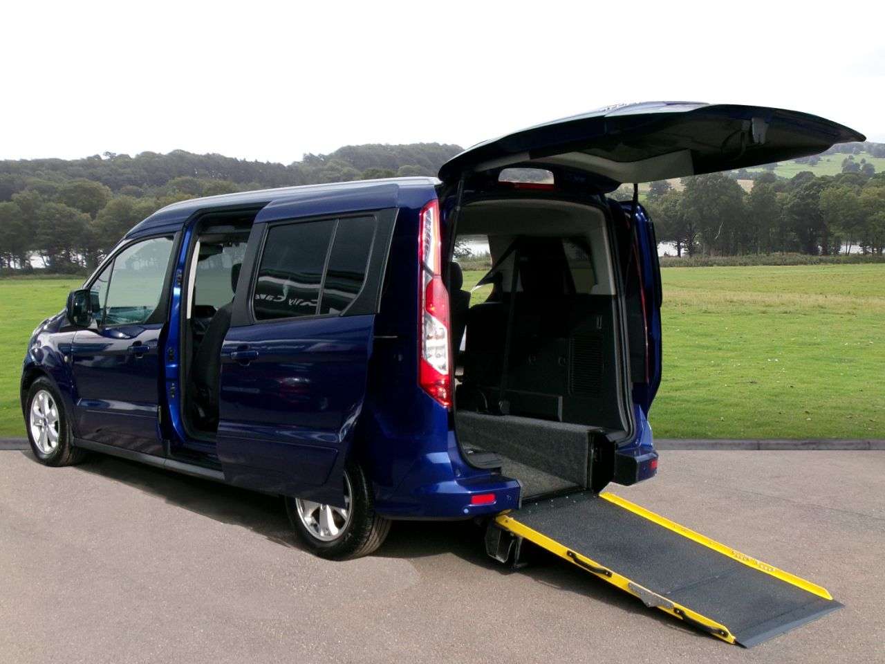 A 2019 FORD GRAND TOURNEO CONNECT 1.5 TDCi Titanium MPV 5dr Diesel Powershift Euro 6 (s/s) (120 ps) ready to A 2019 FORD GRAND TOURNEO CONNECT 1.5 TDCi Titanium MPV 5dr Diesel Powershift Euro 6 (s/s) (120 ps) ready to