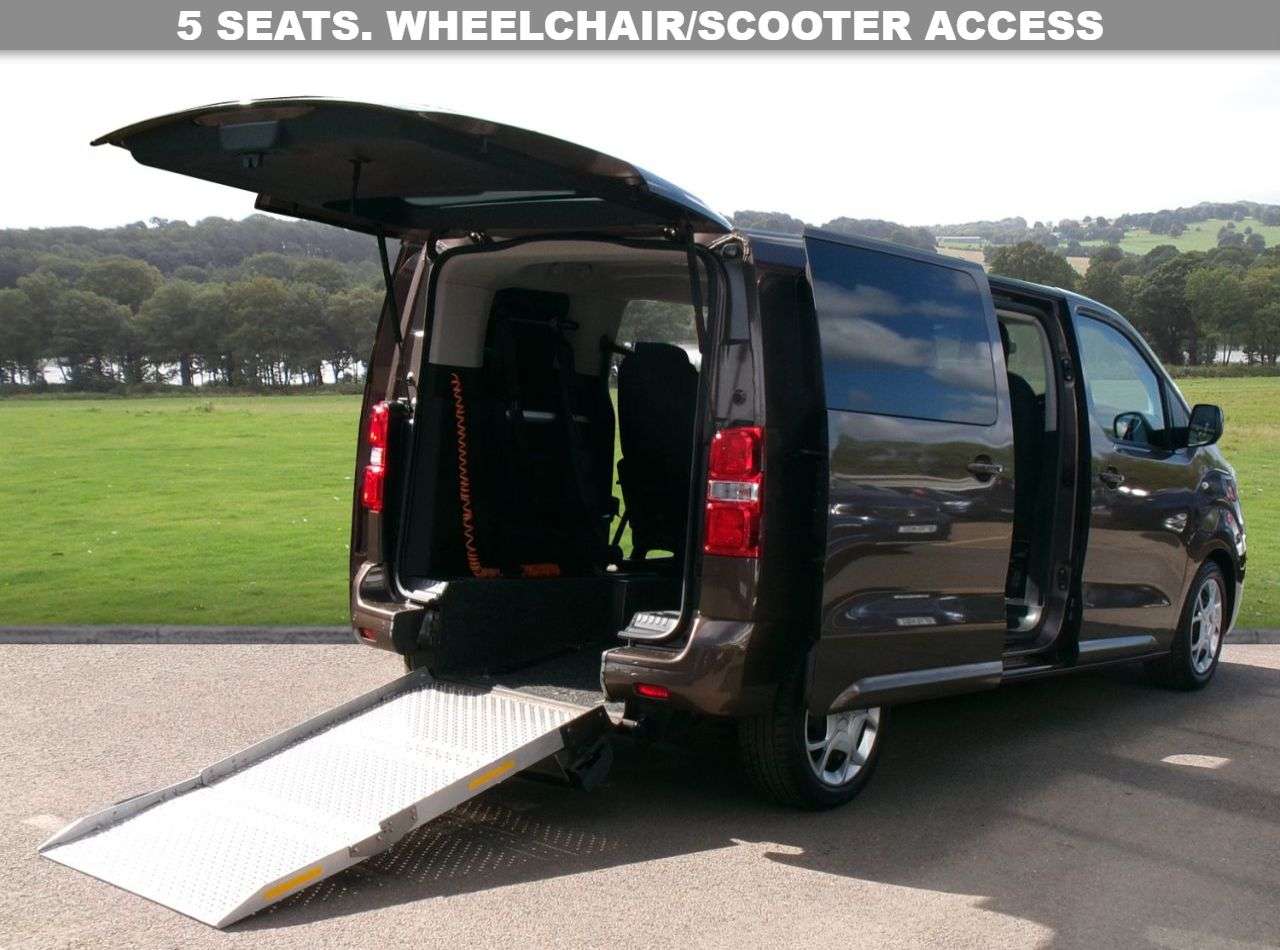 A 2022 CITROEN SPACETOURER 2.0 BlueHDi Business M MPV 5dr Diesel EAT MWB Euro 6 (s/s) (145 ps) Apple c A 2022 CITROEN SPACETOURER 2.0 BlueHDi Business M MPV 5dr Diesel EAT MWB Euro 6 (s/s) (145 ps) Apple c