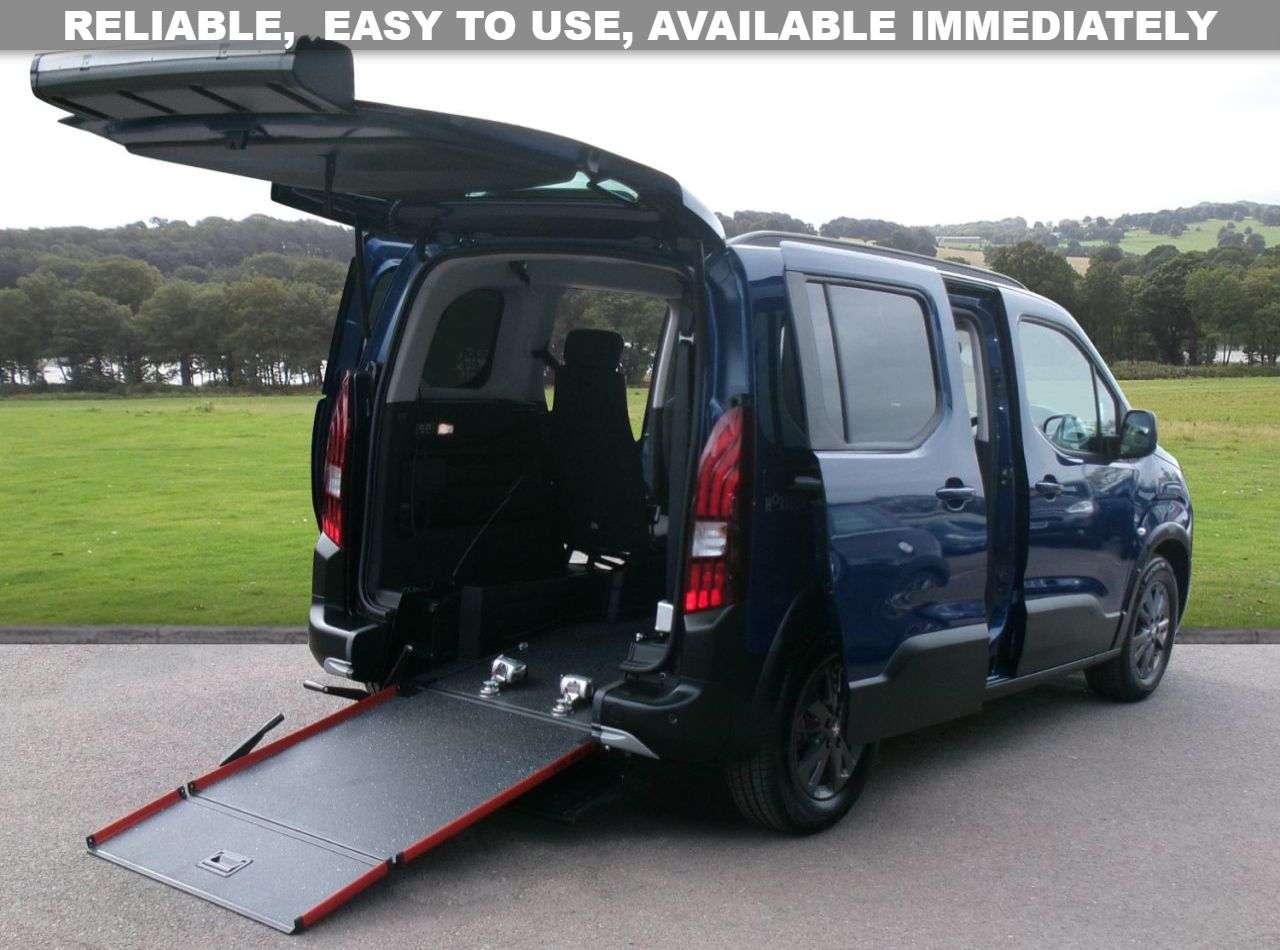 A 2023 PEUGEOT RIFTER 1.5 BlueHDi Allure Standard MPV 5dr Diesel Manual Euro 6 (100 ps) Low milea A 2023 PEUGEOT RIFTER 1.5 BlueHDi Allure Standard MPV 5dr Diesel Manual Euro 6 (100 ps) Low milea