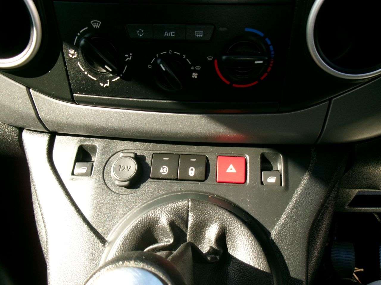 2019 PEUGEOT PARTNER 2019 PEUGEOT PARTNER