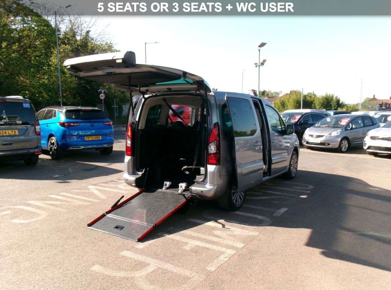 A 2019 PEUGEOT PARTNER 1.6L 5d 75 BHP Versatile seating. A 2019 PEUGEOT PARTNER 1.6L 5d 75 BHP Versatile seating.