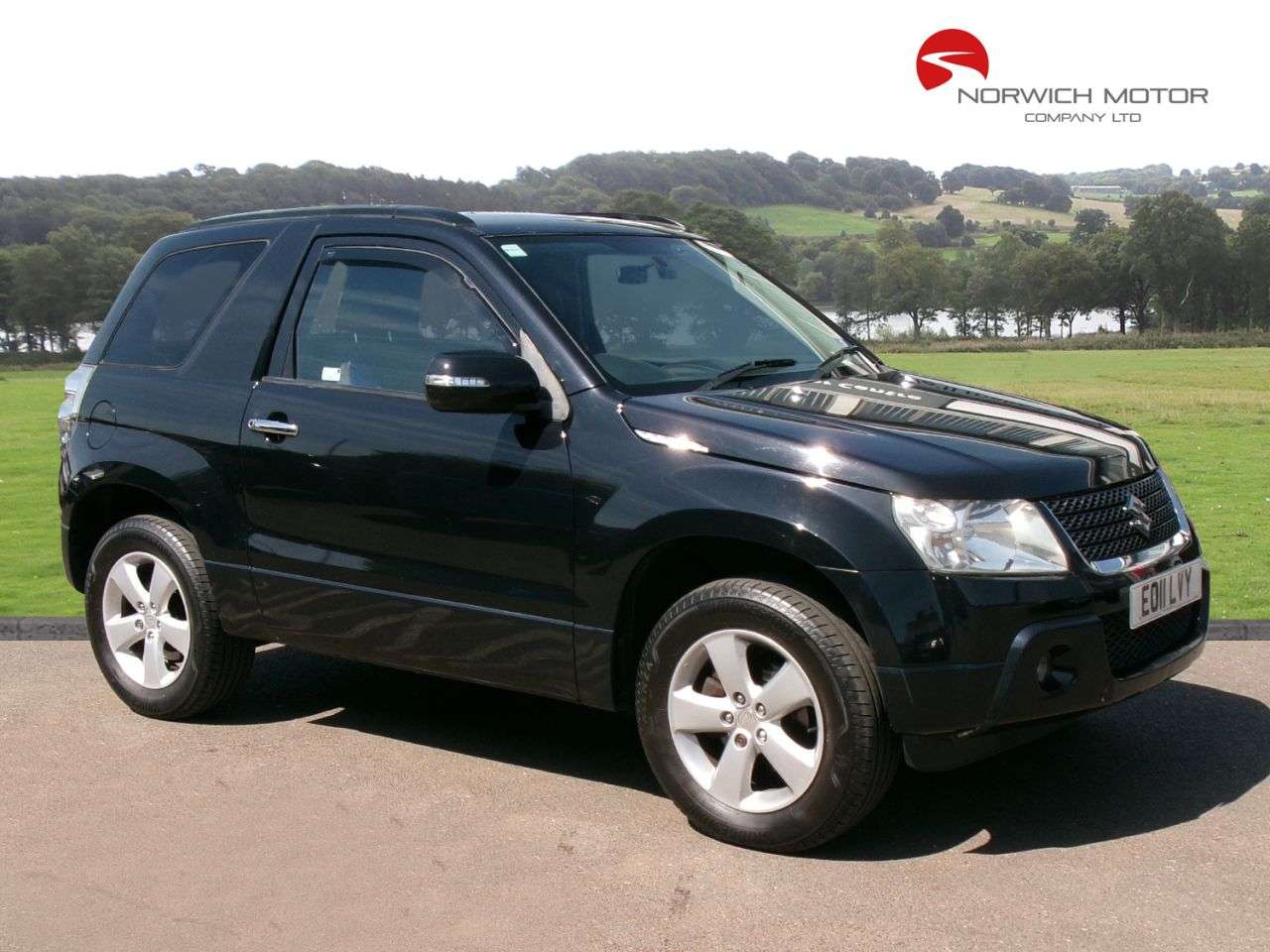 A 2011 SUZUKI GRAND VITARA 2.4 VVT SZ4 SUV 3dr Petrol Auto 4WD Euro 5 (169 ps) Sold with full MOT and A 2011 SUZUKI GRAND VITARA 2.4 VVT SZ4 SUV 3dr Petrol Auto 4WD Euro 5 (169 ps) Sold with full MOT and