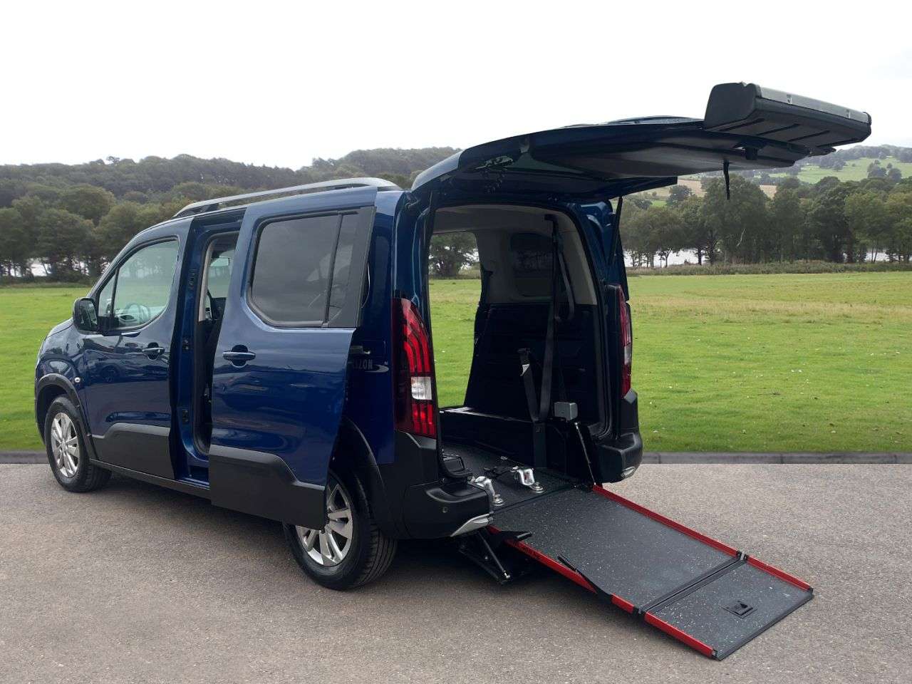 A 2020 PEUGEOT RIFTER 1.5 BlueHDi Allure Standard MPV 5dr Diesel Manual Euro 6 (s/s) (100 ps) Low A 2020 PEUGEOT RIFTER 1.5 BlueHDi Allure Standard MPV 5dr Diesel Manual Euro 6 (s/s) (100 ps) Low