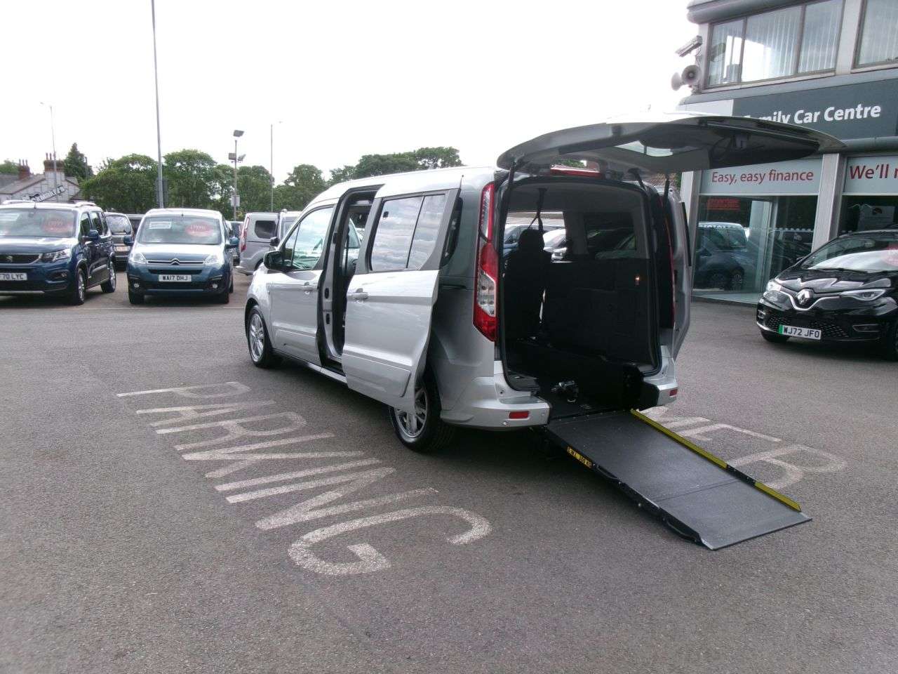 A 2021 FORD GRAND TOURNEO CONNECT 1.5 EcoBlue Titanium MPV 5dr Diesel Auto Euro 6 (s/s) (120 ps) Automatic an A 2021 FORD GRAND TOURNEO CONNECT 1.5 EcoBlue Titanium MPV 5dr Diesel Auto Euro 6 (s/s) (120 ps) Automatic an