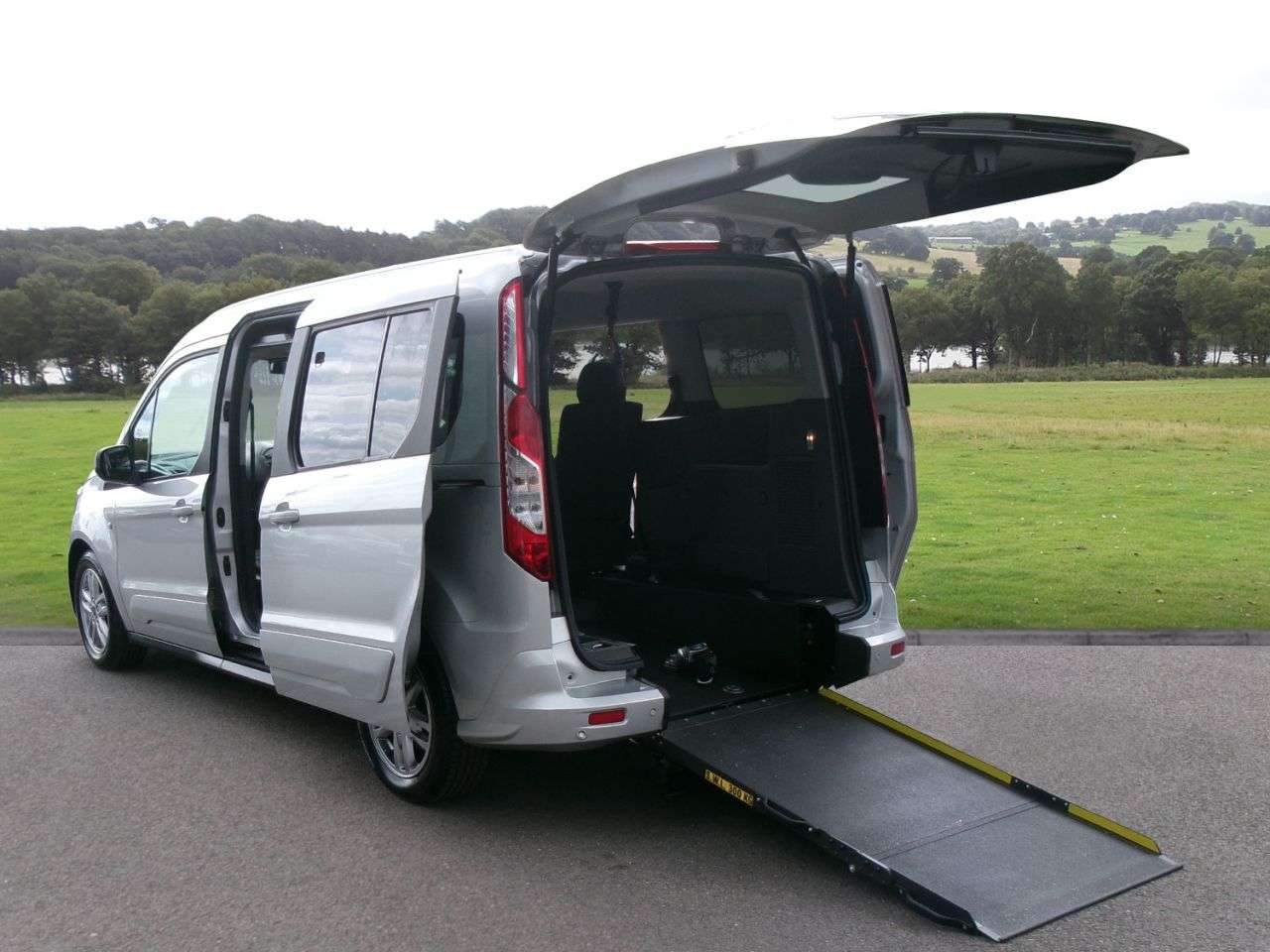 2021 FORD GRAND TOURNEO CONNECT 2021 FORD GRAND TOURNEO CONNECT