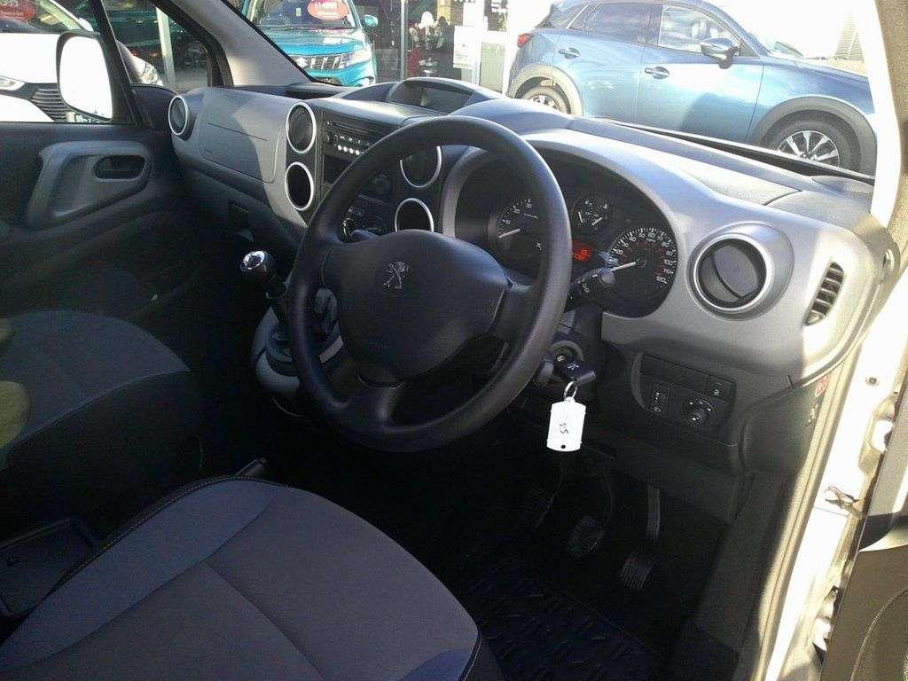 2016 PEUGEOT PARTNER TEPEE 2016 PEUGEOT PARTNER TEPEE