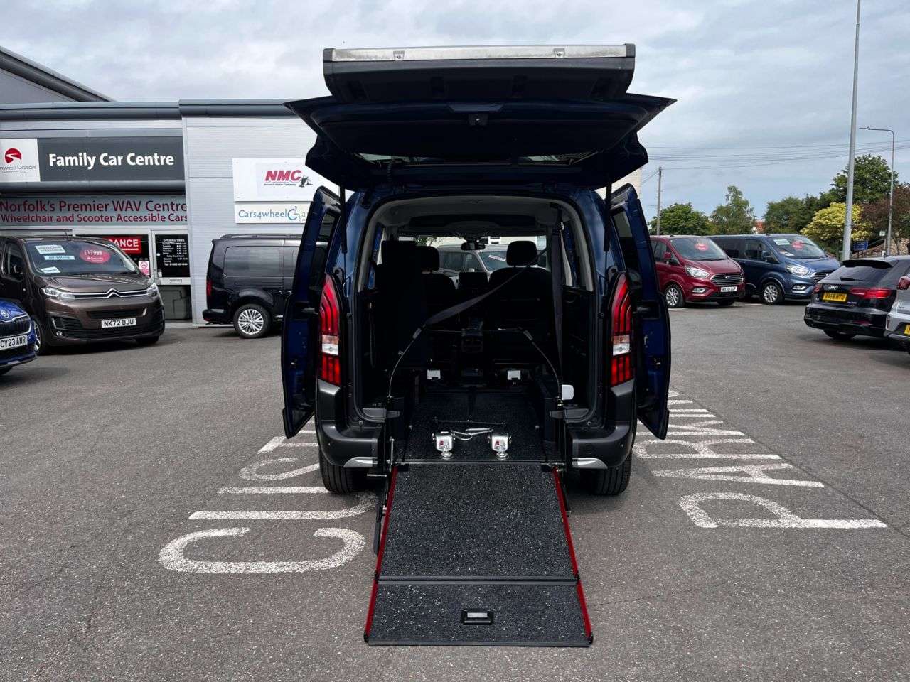 A 2021 PEUGEOT RIFTER 1.5 BlueHDi Allure Premium Standard MPV 5dr Diesel Manual Euro 6 (s/s) (100 A 2021 PEUGEOT RIFTER 1.5 BlueHDi Allure Premium Standard MPV 5dr Diesel Manual Euro 6 (s/s) (100