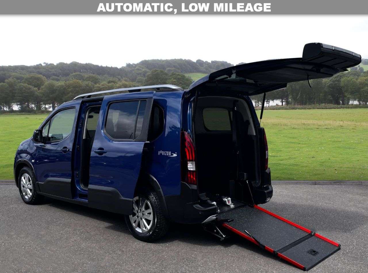 A 2021 PEUGEOT RIFTER 1.2 PureTech Allure Long MPV 5dr Petrol EAT Euro 6 (s/s) (130 ps) Automatic A 2021 PEUGEOT RIFTER 1.2 PureTech Allure Long MPV 5dr Petrol EAT Euro 6 (s/s) (130 ps) Automatic