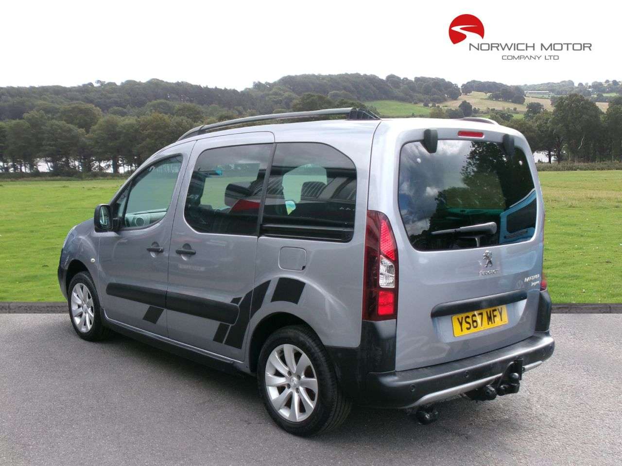 A 2017 PEUGEOT PARTNER TEPEE 1.6 BlueHDi Outdoor MPV 5dr Diesel Manual Euro 6 (s/s) (120 ps) Great Load A 2017 PEUGEOT PARTNER TEPEE 1.6 BlueHDi Outdoor MPV 5dr Diesel Manual Euro 6 (s/s) (120 ps) Great Load