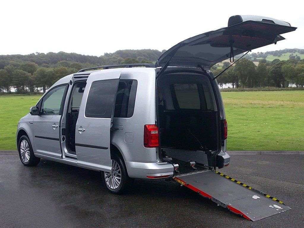A 2018 VOLKSWAGEN CADDY MAXI LIFE 2.0 TDI BlueMotion Tech MPV 5dr Diesel DSG Euro 6 (s/s) (102 ps) Automatic A 2018 VOLKSWAGEN CADDY MAXI LIFE 2.0 TDI BlueMotion Tech MPV 5dr Diesel DSG Euro 6 (s/s) (102 ps) Automatic