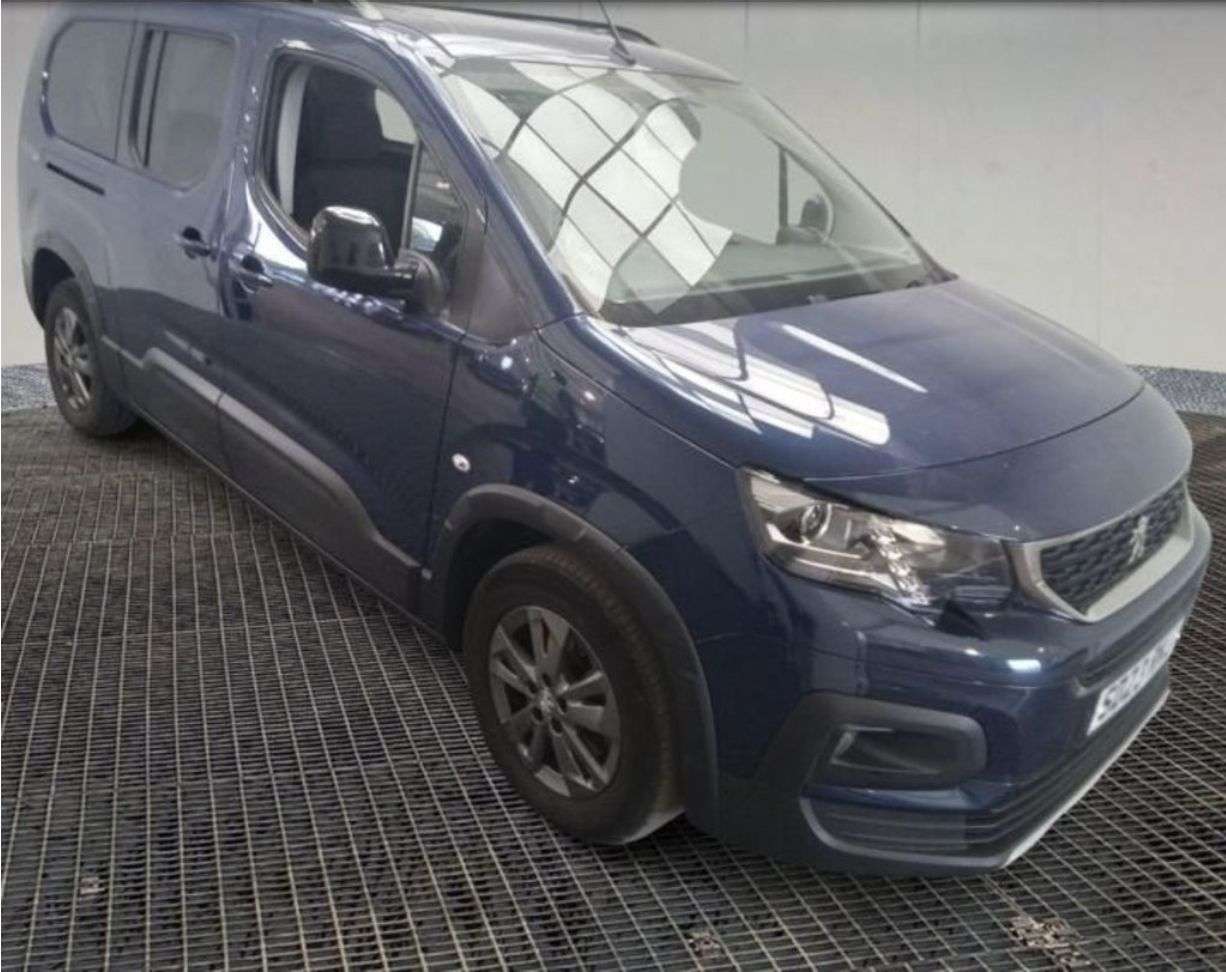 A 2023 PEUGEOT RIFTER 1.5 BlueHDi Allure Long MPV 5dr Diesel EAT Euro 6 (s/s) (130 ps) A 2023 PEUGEOT RIFTER 1.5 BlueHDi Allure Long MPV 5dr Diesel EAT Euro 6 (s/s) (130 ps)