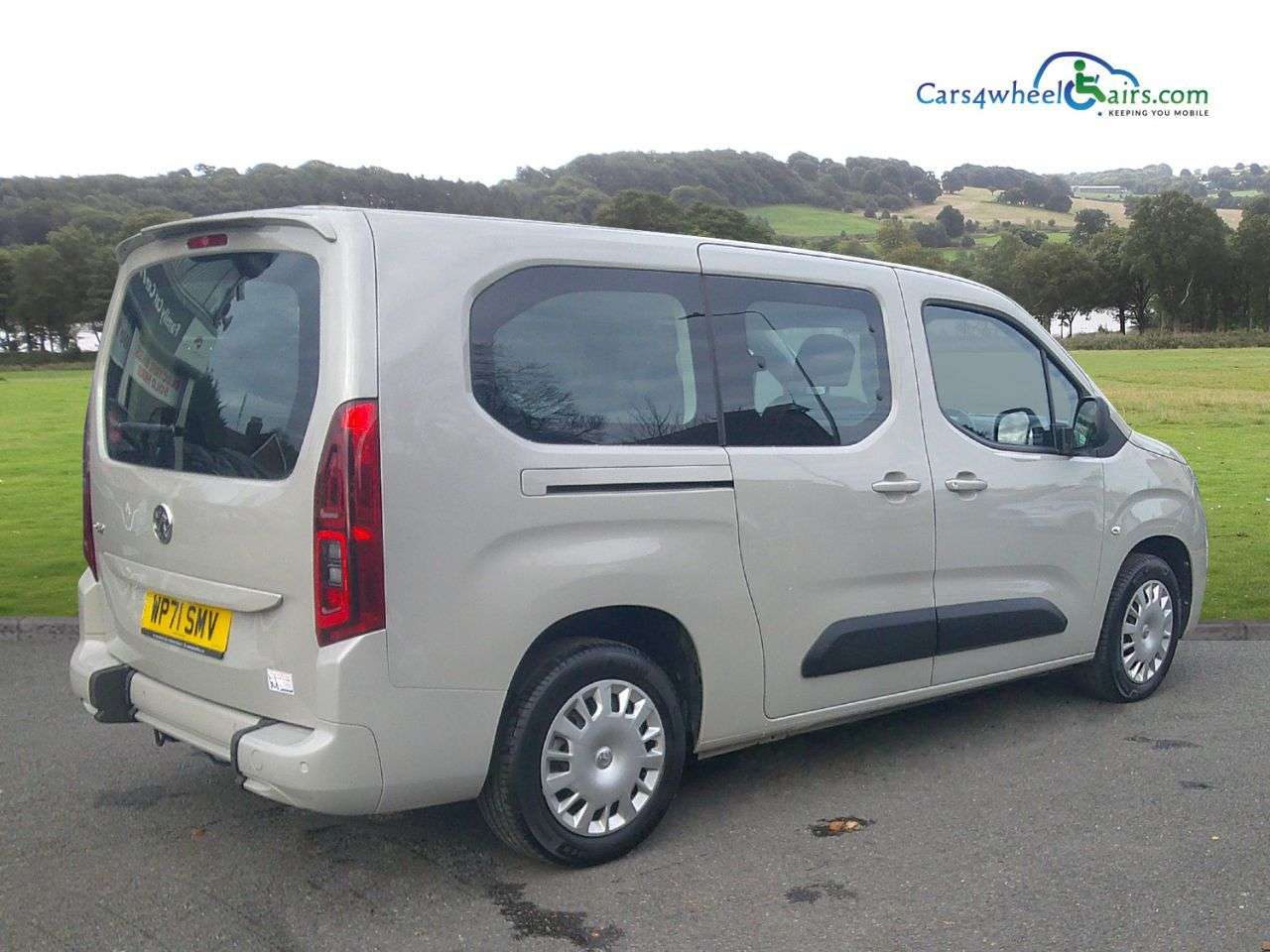 A 2021 VAUXHALL COMBO LIFE 1.2 Turbo Edition XL MPV 5dr Petrol Manual Euro 6 (s/s) (110 ps) Low mileag A 2021 VAUXHALL COMBO LIFE 1.2 Turbo Edition XL MPV 5dr Petrol Manual Euro 6 (s/s) (110 ps) Low mileag