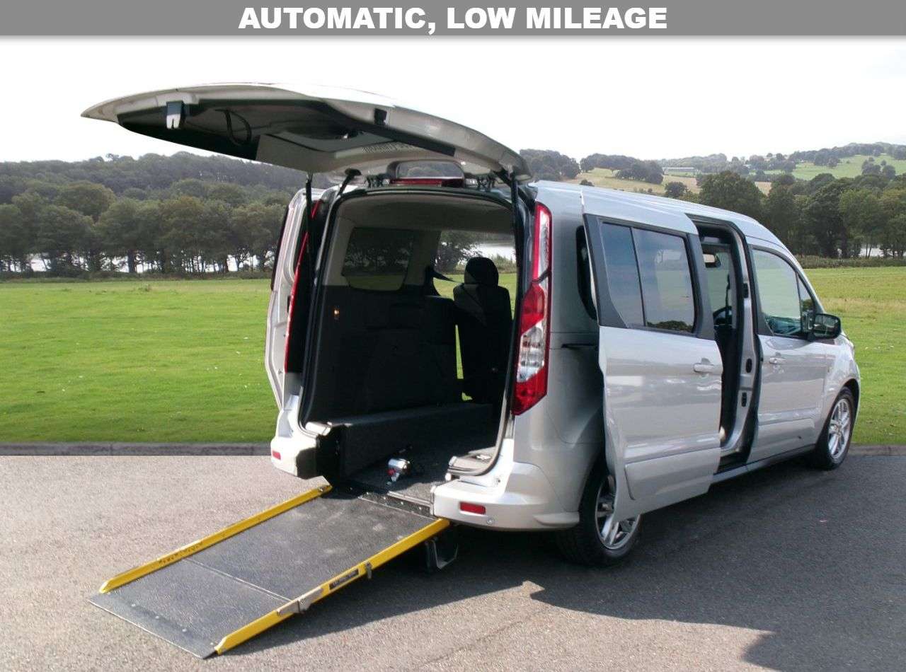 A 2020 FORD GRAND TOURNEO CONNECT 1.5 EcoBlue Titanium MPV 5dr Diesel Auto Euro 6 (s/s) (120 ps) 4 seats + Wh A 2020 FORD GRAND TOURNEO CONNECT 1.5 EcoBlue Titanium MPV 5dr Diesel Auto Euro 6 (s/s) (120 ps) 4 seats + Wh