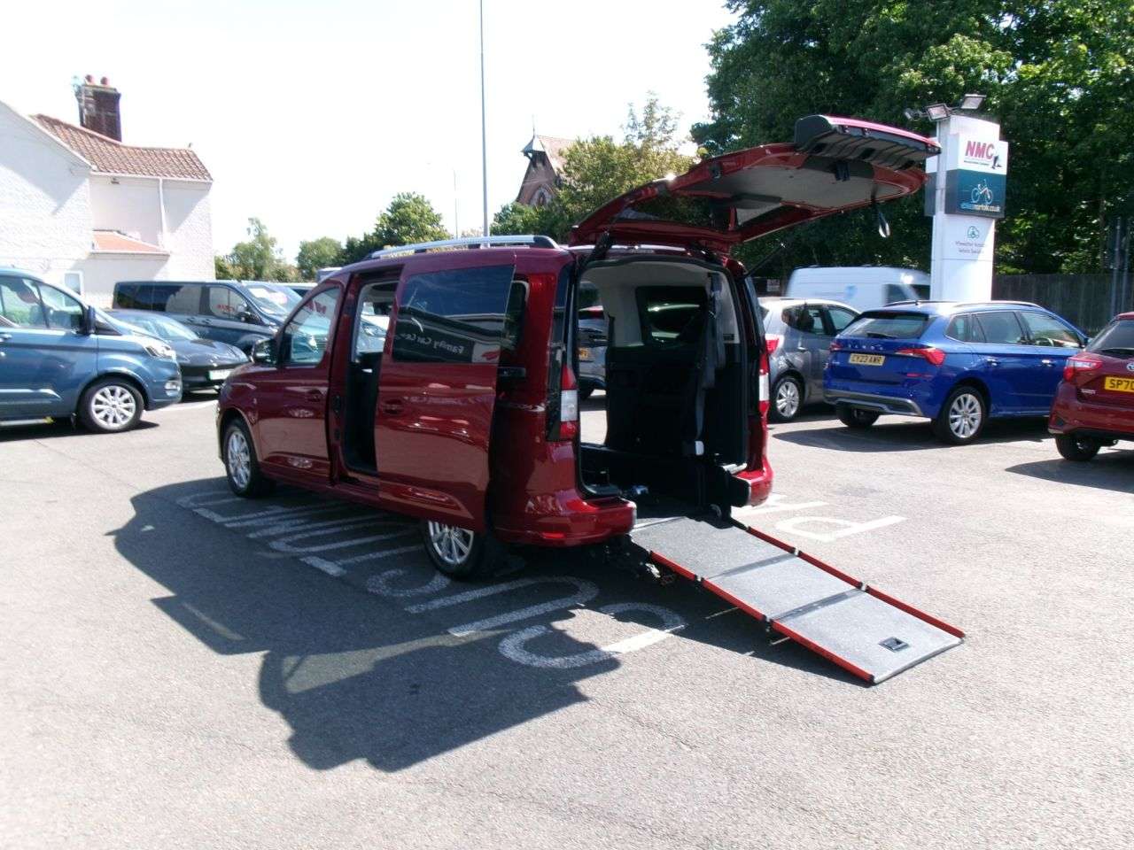 A 2023 FORD GRAND TOURNEO CONNECT 2.0 EcoBlue Titanium MPV 5dr Diesel DCT Euro 6 (s/s) (122 ps) Automatic and A 2023 FORD GRAND TOURNEO CONNECT 2.0 EcoBlue Titanium MPV 5dr Diesel DCT Euro 6 (s/s) (122 ps) Automatic and