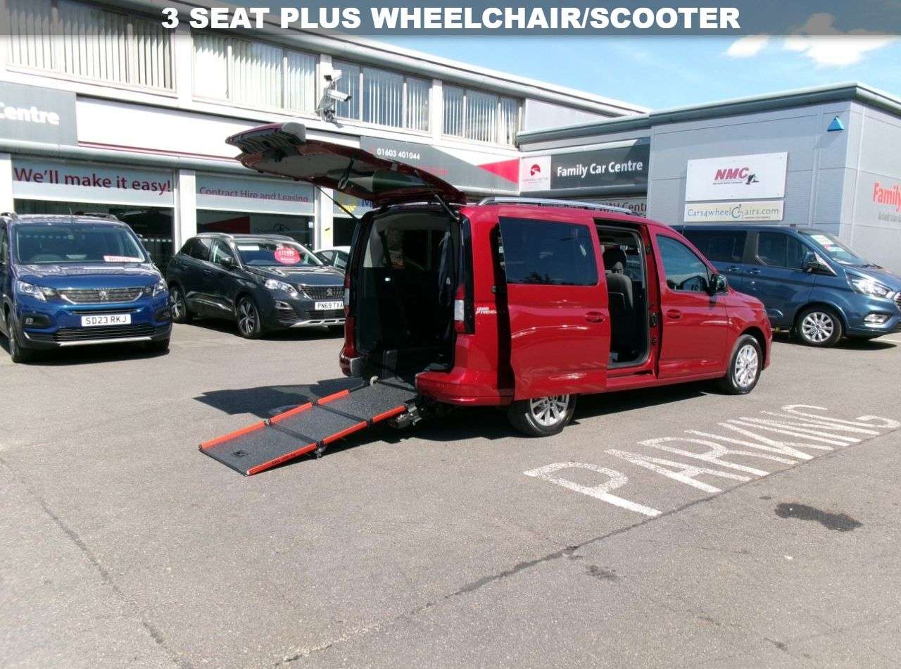 A 2023 FORD GRAND TOURNEO CONNECT 2.0 EcoBlue Titanium MPV 5dr Diesel DCT Euro 6 (s/s) (122 ps) Automatic and A 2023 FORD GRAND TOURNEO CONNECT 2.0 EcoBlue Titanium MPV 5dr Diesel DCT Euro 6 (s/s) (122 ps) Automatic and