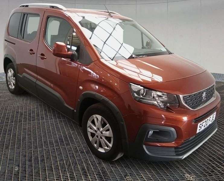 A 2020 PEUGEOT RIFTER 1.5 BlueHDi Allure Standard MPV 5dr Diesel Manual Euro 6 (100 ps) A 2020 PEUGEOT RIFTER 1.5 BlueHDi Allure Standard MPV 5dr Diesel Manual Euro 6 (100 ps)