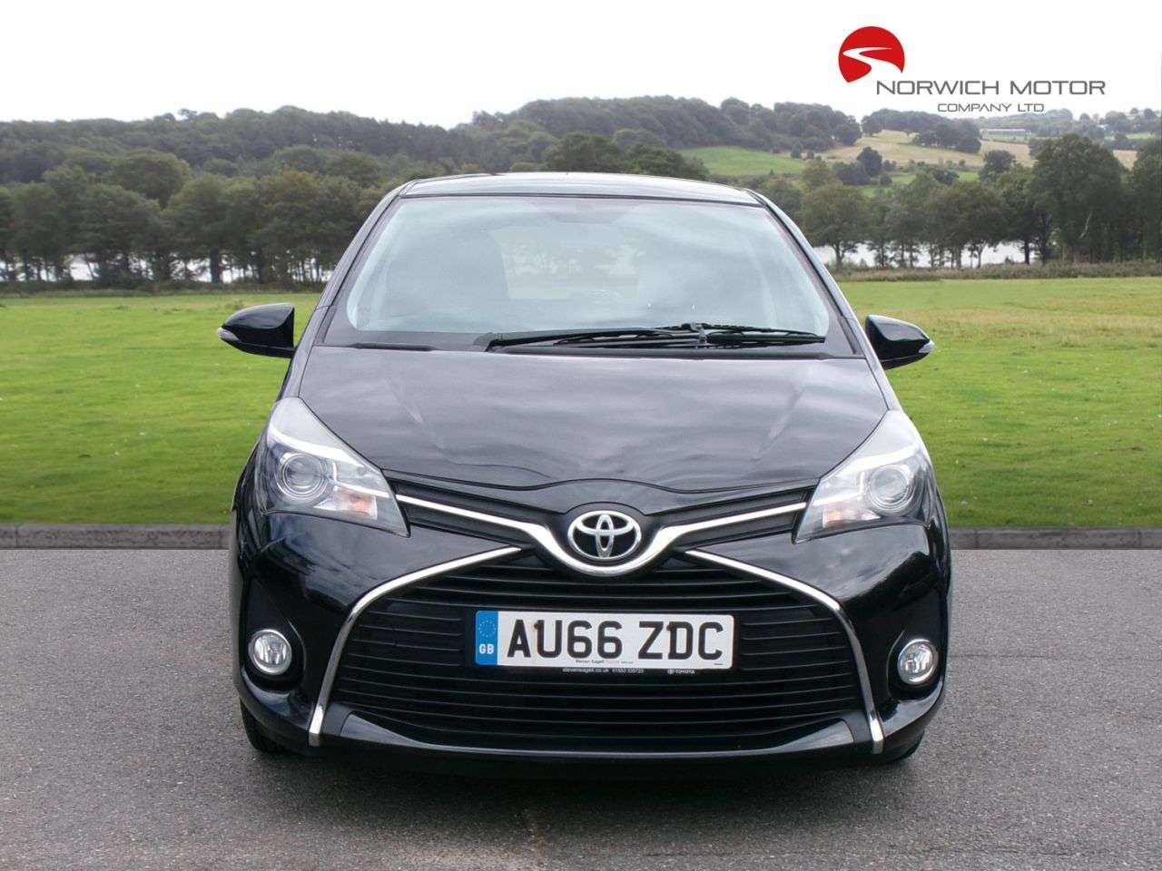 A 2016 TOYOTA YARIS 1.33 Dual VVT-i Icon Hatchback 5dr Petrol Manual Euro 6 (99 ps) Reversing C A 2016 TOYOTA YARIS 1.33 Dual VVT-i Icon Hatchback 5dr Petrol Manual Euro 6 (99 ps) Reversing C