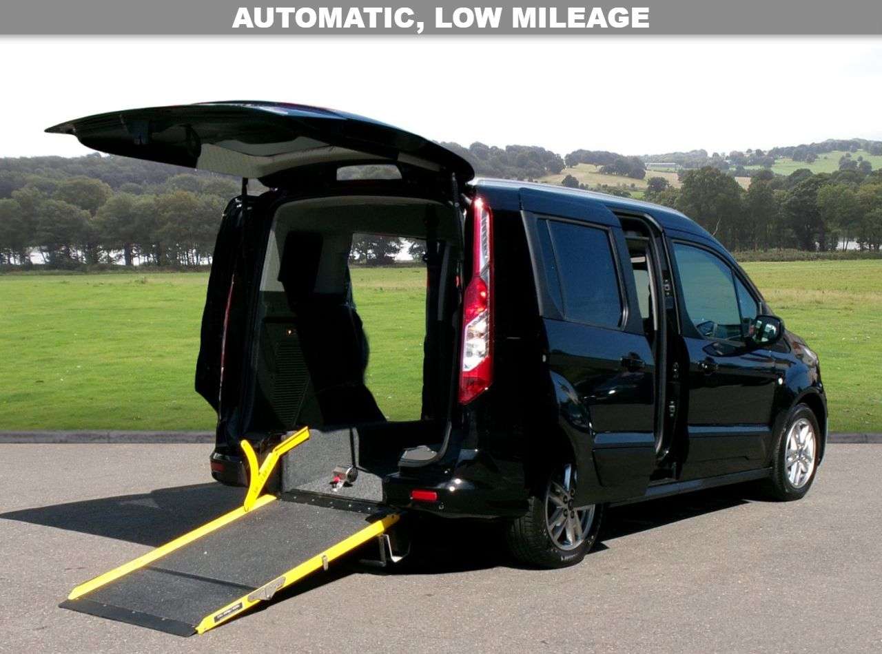 A 2021 FORD TOURNEO CONNECT 1.5 EcoBlue Titanium MPV 5dr Diesel Auto Euro 6 (s/s) (120 ps) Automatic, L A 2021 FORD TOURNEO CONNECT 1.5 EcoBlue Titanium MPV 5dr Diesel Auto Euro 6 (s/s) (120 ps) Automatic, L