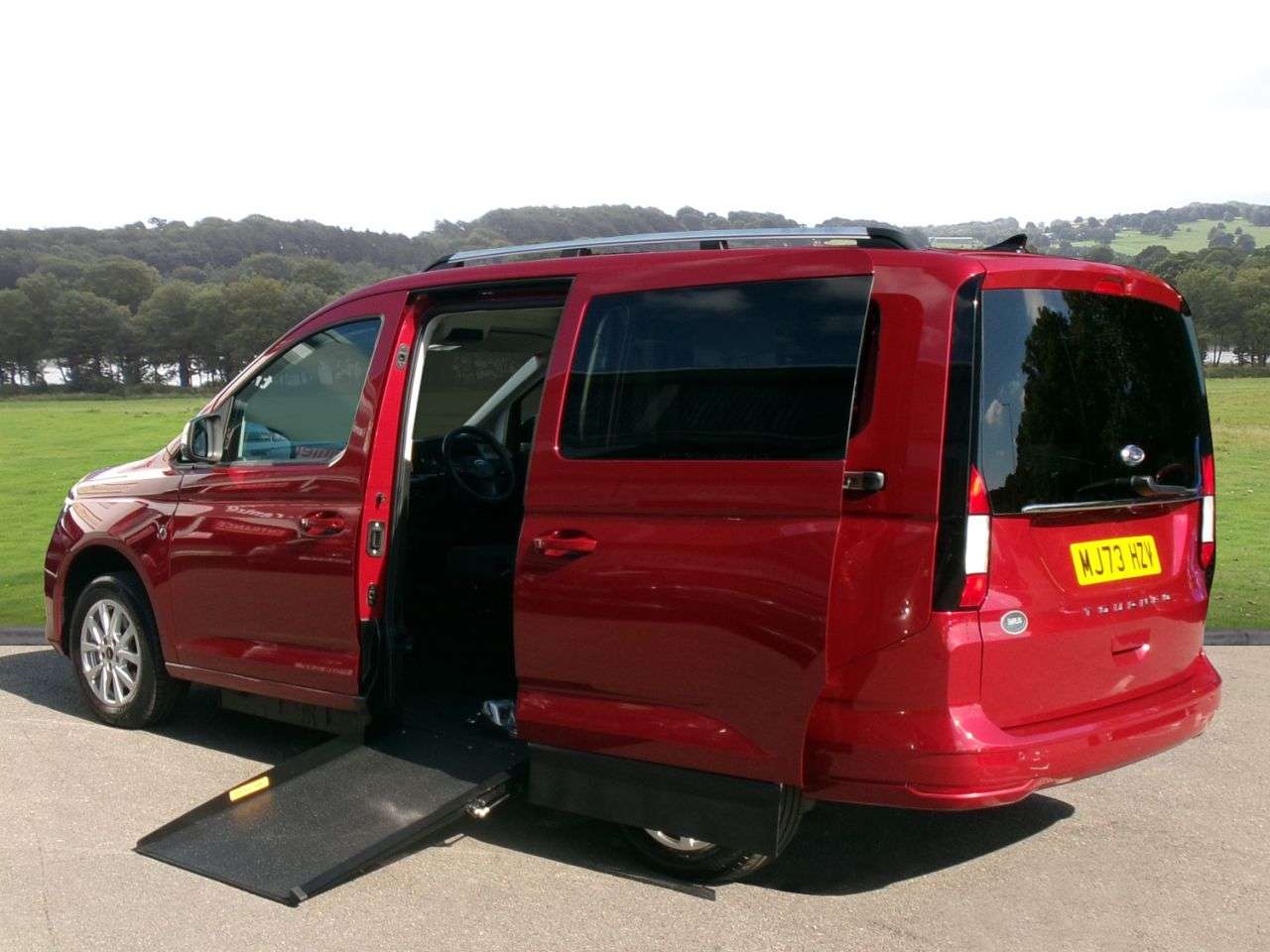 A 2023 FORD GRAND TOURNEO CONNECT 1.5 EcoBoost Titanium MPV 5dr Petrol DCT Wheelchair Accessible Automatic A 2023 FORD GRAND TOURNEO CONNECT 1.5 EcoBoost Titanium MPV 5dr Petrol DCT Wheelchair Accessible Automatic