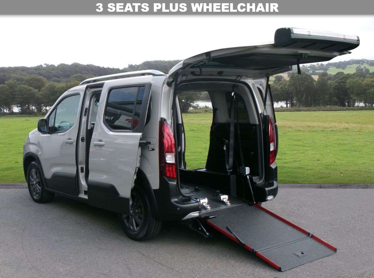 A 2022 PEUGEOT RIFTER 1.5 BlueHDi Allure Premium Standard MPV 5dr Diese wheelchair Automatic A 2022 PEUGEOT RIFTER 1.5 BlueHDi Allure Premium Standard MPV 5dr Diese wheelchair Automatic