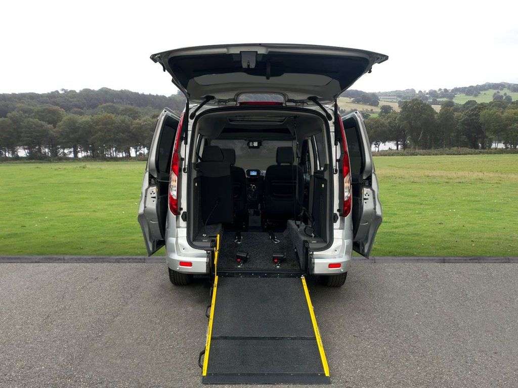 A 2021 FORD TOURNEO CONNECT 1.5 EcoBlue Titanium MPV 5dr Diesel Auto Euro 6 (s/s) (120 ps) A 2021 FORD TOURNEO CONNECT 1.5 EcoBlue Titanium MPV 5dr Diesel Auto Euro 6 (s/s) (120 ps)