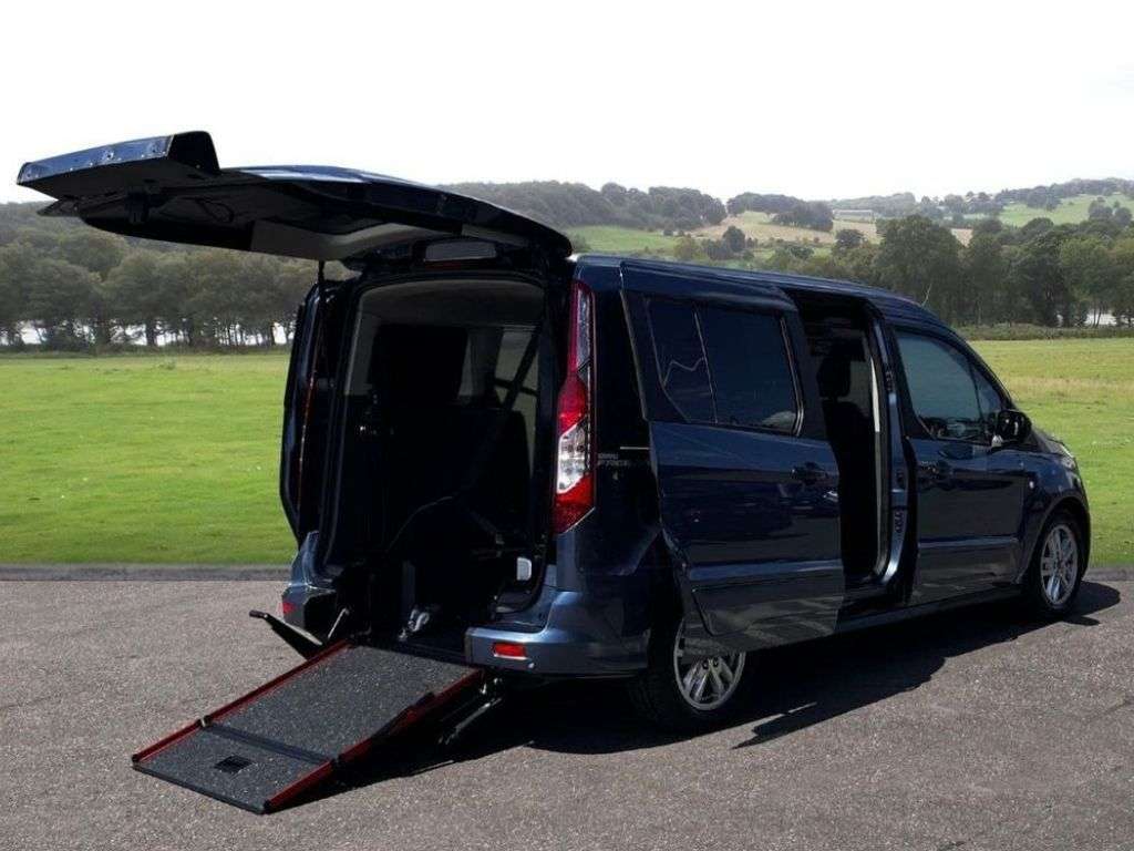 A 2020 FORD GRAND TOURNEO CONNECT 1.5 EcoBlue Titanium MPV 5dr Diesel Auto Euro 6 (s/s) (120 ps) A 2020 FORD GRAND TOURNEO CONNECT 1.5 EcoBlue Titanium MPV 5dr Diesel Auto Euro 6 (s/s) (120 ps)