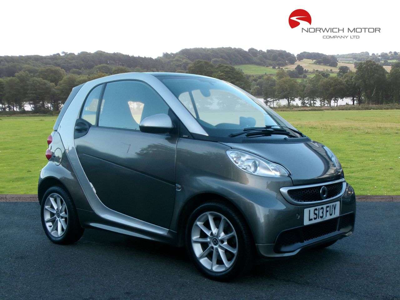 A 2013 SMART FORTWO 1.0 MHD Passion Coupe 2dr Petrol SoftTouch Euro 5 (s/s) (71 bhp) Automatic A 2013 SMART FORTWO 1.0 MHD Passion Coupe 2dr Petrol SoftTouch Euro 5 (s/s) (71 bhp) Automatic