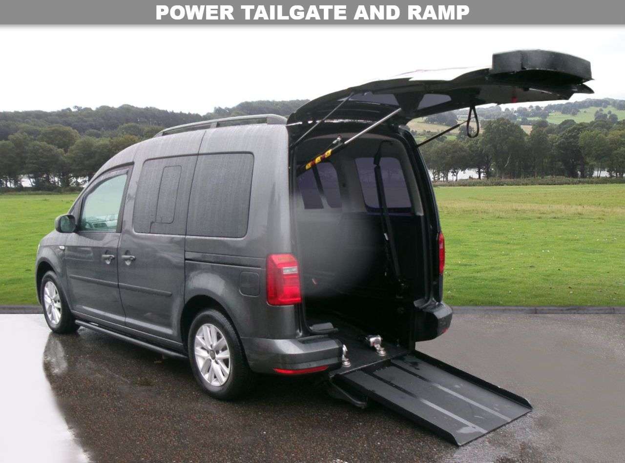 A 2016 VOLKSWAGEN CADDY LIFE 2.0 TDI BlueMotion Tech MPV 5dr Diesel DSG Euro 6 (s/s) (102 ps) Low Mileag A 2016 VOLKSWAGEN CADDY LIFE 2.0 TDI BlueMotion Tech MPV 5dr Diesel DSG Euro 6 (s/s) (102 ps) Low Mileag
