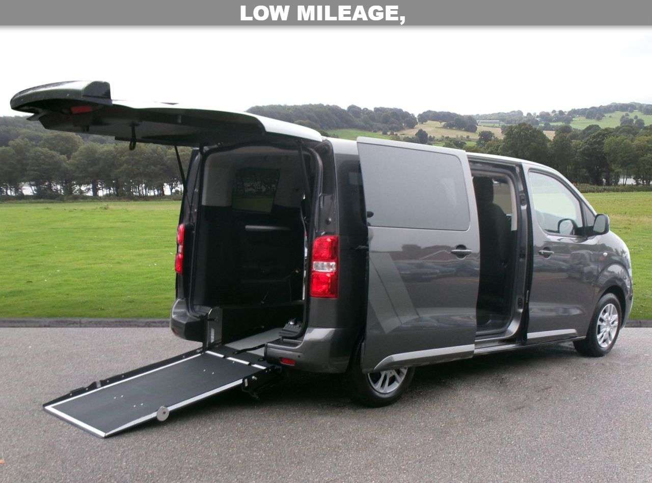 A 2019 CITROEN SPACETOURER 1.6 BlueHDi Business 5 seat McElmeel Conversion LOW MILES A 2019 CITROEN SPACETOURER 1.6 BlueHDi Business 5 seat McElmeel Conversion LOW MILES