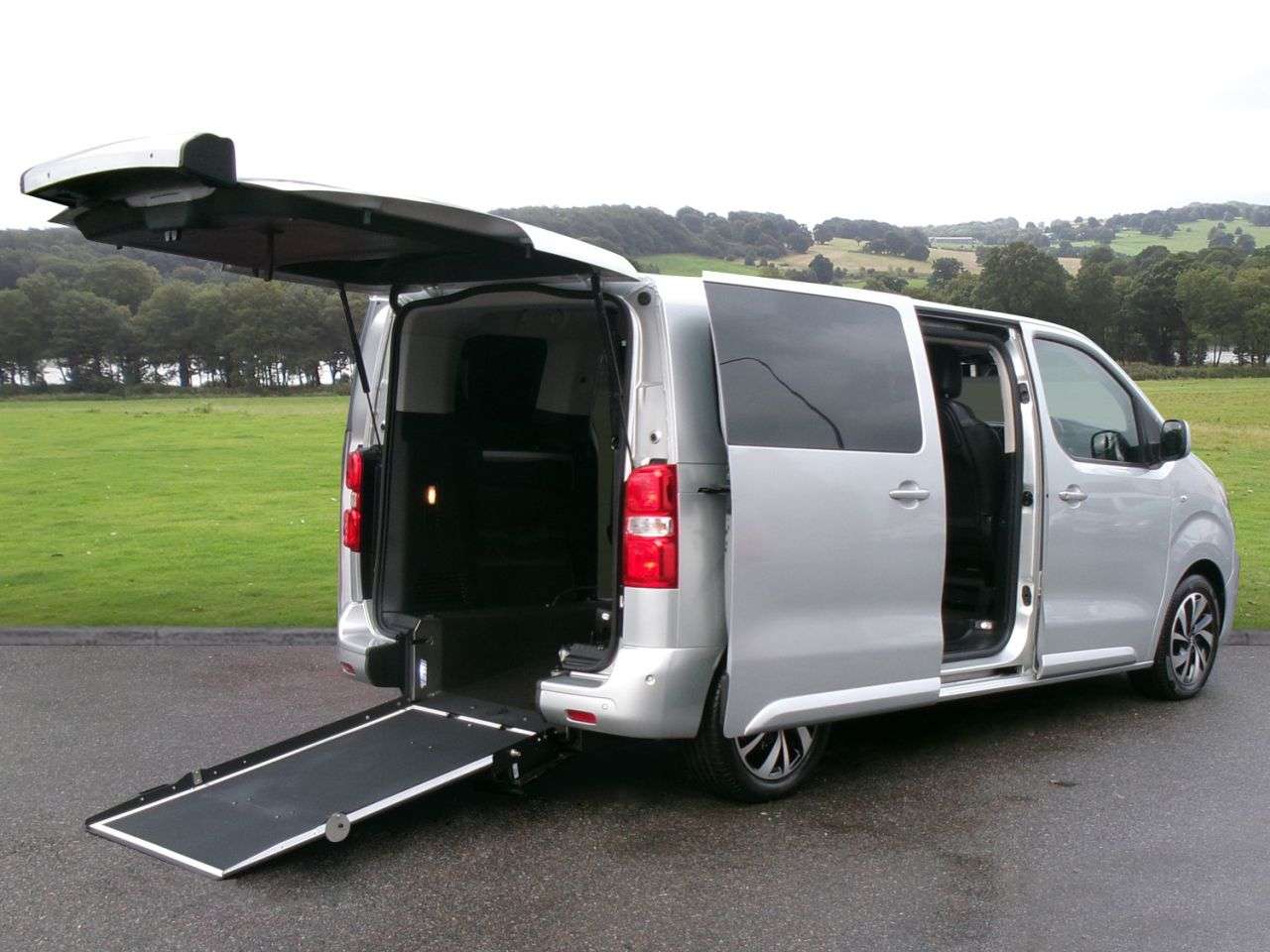 A 2019 CITROEN SPACETOURER 2.0 BlueHDi Flair M MPV 5dr Diesel. 4 seat Mcelmeel conversion Automatic A 2019 CITROEN SPACETOURER 2.0 BlueHDi Flair M MPV 5dr Diesel. 4 seat Mcelmeel conversion Automatic