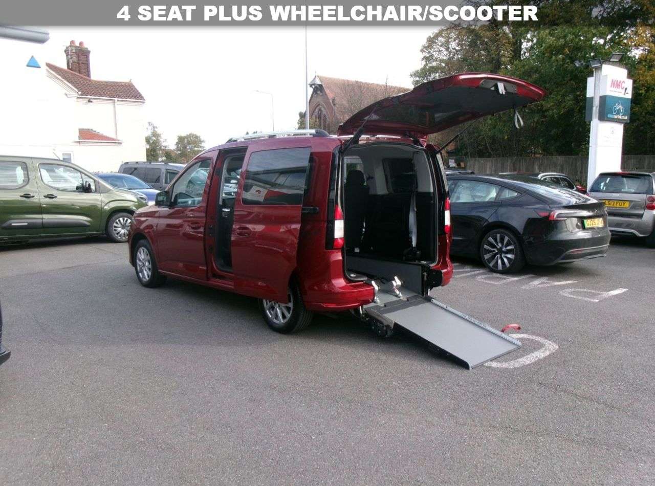 A 2023 FORD TOURNEO CONNECT 1.5 Titanium MPV 5dr Petrol Manual Euro 6 (s/s) (114 ps) Petrol, low mileag A 2023 FORD TOURNEO CONNECT 1.5 Titanium MPV 5dr Petrol Manual Euro 6 (s/s) (114 ps) Petrol, low mileag