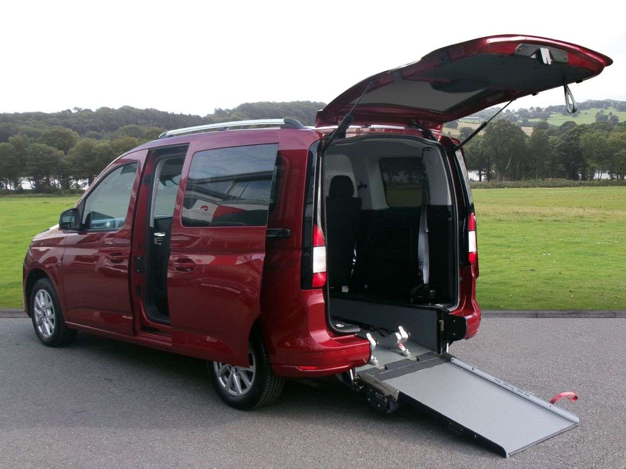 A 2023 FORD TOURNEO CONNECT 1.5 Titanium MPV 5dr Petrol Manual Euro 6 (s/s) (114 ps) Petrol, low mileag A 2023 FORD TOURNEO CONNECT 1.5 Titanium MPV 5dr Petrol Manual Euro 6 (s/s) (114 ps) Petrol, low mileag