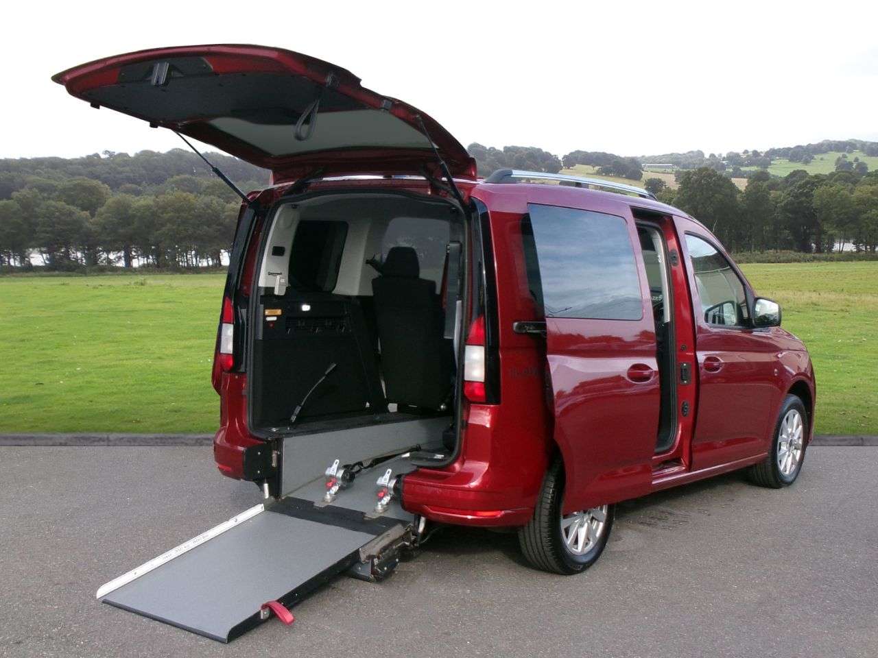 A 2023 FORD TOURNEO CONNECT 1.5 Titanium MPV 5dr Petrol Manual Euro 6 (s/s) (114 ps) Petrol, low mileag A 2023 FORD TOURNEO CONNECT 1.5 Titanium MPV 5dr Petrol Manual Euro 6 (s/s) (114 ps) Petrol, low mileag