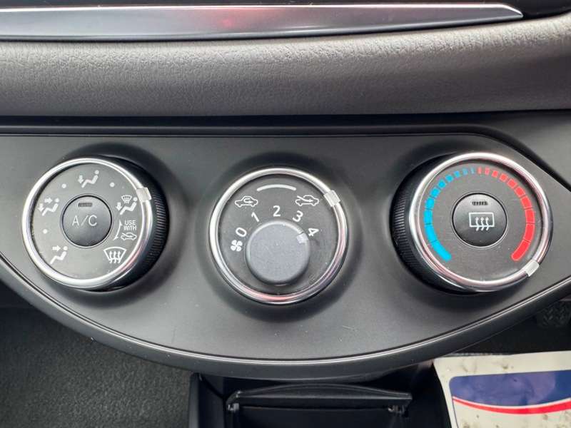2017 TOYOTA YARIS 2017 TOYOTA YARIS