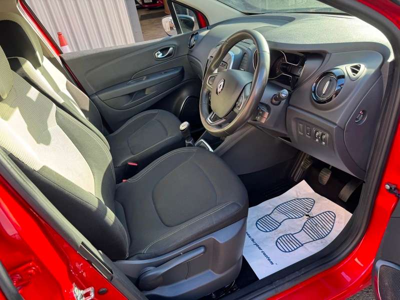 A 2020 RENAULT CAPTUR 0.9 TCe 12V 90BHP Euro 6 Iconic **Service History / Smart Stylish High Spec Model** A 2020 RENAULT CAPTUR 0.9 TCe 12V 90BHP Euro 6 Iconic **Service History / Smart Stylish High Spec Model**