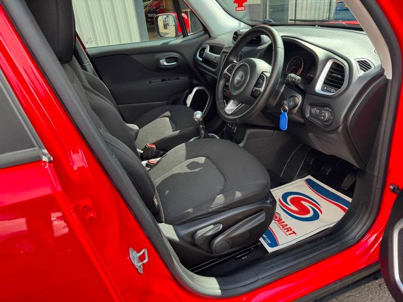 A 2017 JEEP RENEGADE 1.4T MultiAir II 16V 140BHP Longitude SUV Euro 6 **Smart Stylish High Spec Model** A 2017 JEEP RENEGADE 1.4T MultiAir II 16V 140BHP Longitude SUV Euro 6 **Smart Stylish High Spec Model**
