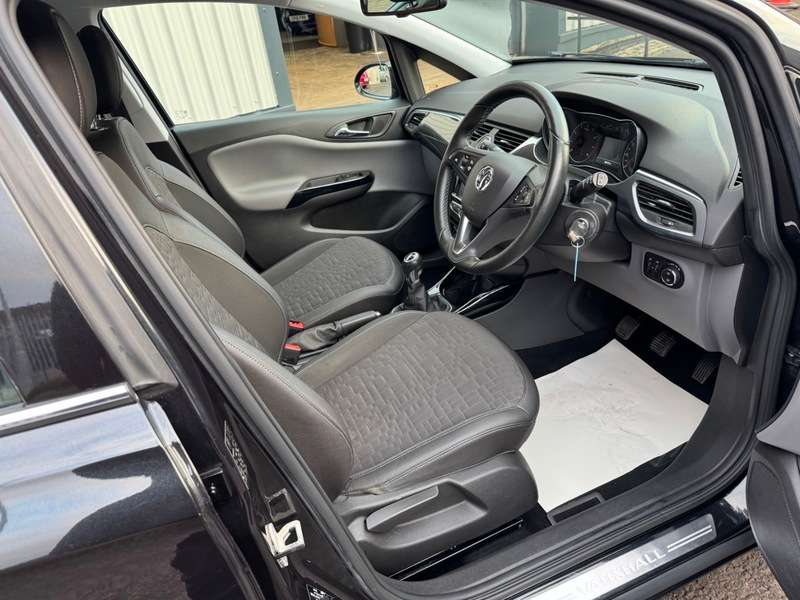 A 2017 VAUXHALL CORSA 1.4i ecoFLEX 16V 90BHP Euro 6 SE **FULL Service History / £35 Yearly Road Tax / Smart Stylish High Spec Model** A 2017 VAUXHALL CORSA 1.4i ecoFLEX 16V 90BHP Euro 6 SE **FULL Service History / £35 Yearly Road Tax / Smart Stylish High Spec Model**