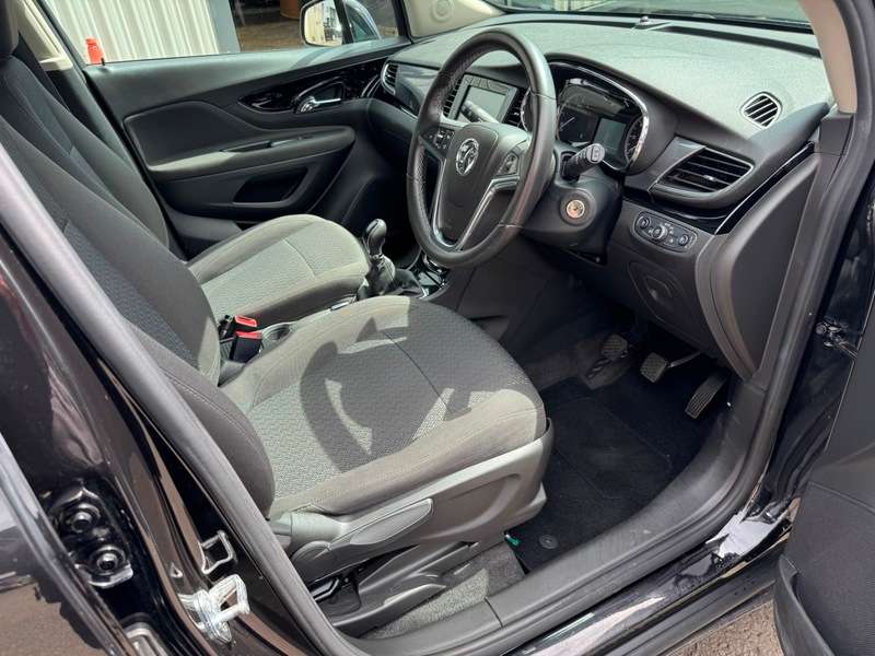 A 2017 VAUXHALL MOKKA X 1.6i 16V 115BHP Euro 6 Active **Service History** A 2017 VAUXHALL MOKKA X 1.6i 16V 115BHP Euro 6 Active **Service History**