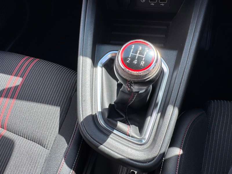 2019 RENAULT CLIO 2019 RENAULT CLIO
