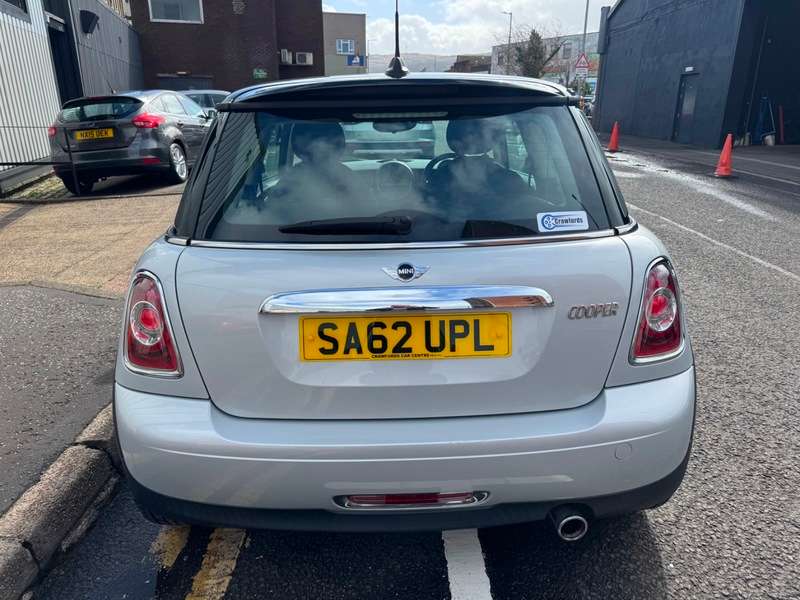 A 2012 MINI COOPER 1.6i 16V 122BHP Cooper Chili Pack **FULL Service History / Smart Stylish High Spec Stylish Model** A 2012 MINI COOPER 1.6i 16V 122BHP Cooper Chili Pack **FULL Service History / Smart Stylish High Spec Stylish Model**