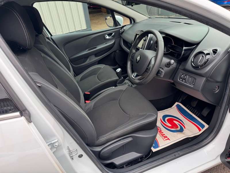 A 2018 RENAULT CLIO 0.9 TCe 12V 90BHP Euro 6 Iconic **FULL Service History / Smart Stylish High Spec Model** A 2018 RENAULT CLIO 0.9 TCe 12V 90BHP Euro 6 Iconic **FULL Service History / Smart Stylish High Spec Model**