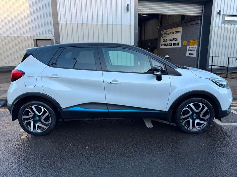 A 2017 RENAULT CAPTUR 1.5dCi Energy 8V 90BHP Euro 6 Iconic II Nav **FULL Service History / Rare Smart Stylish High Spec Model** A 2017 RENAULT CAPTUR 1.5dCi Energy 8V 90BHP Euro 6 Iconic II Nav **FULL Service History / Rare Smart Stylish High Spec Model**