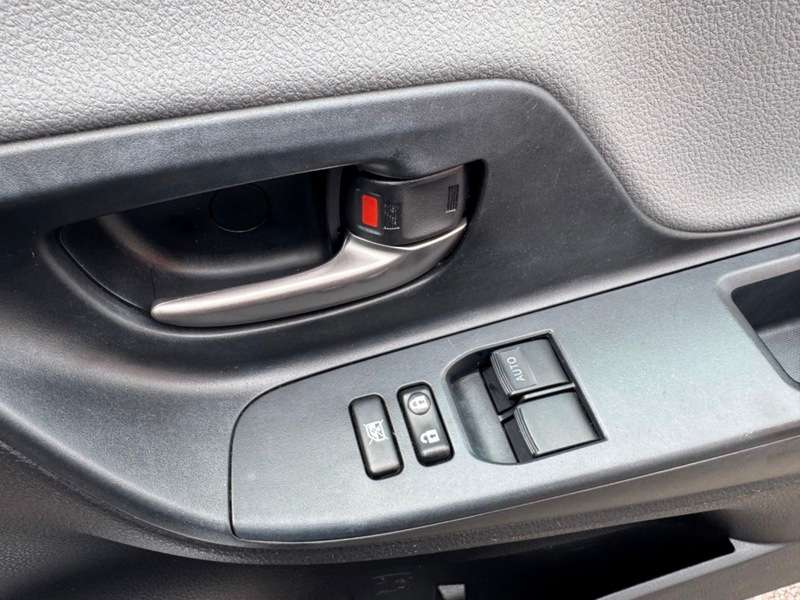 2017 TOYOTA YARIS 2017 TOYOTA YARIS
